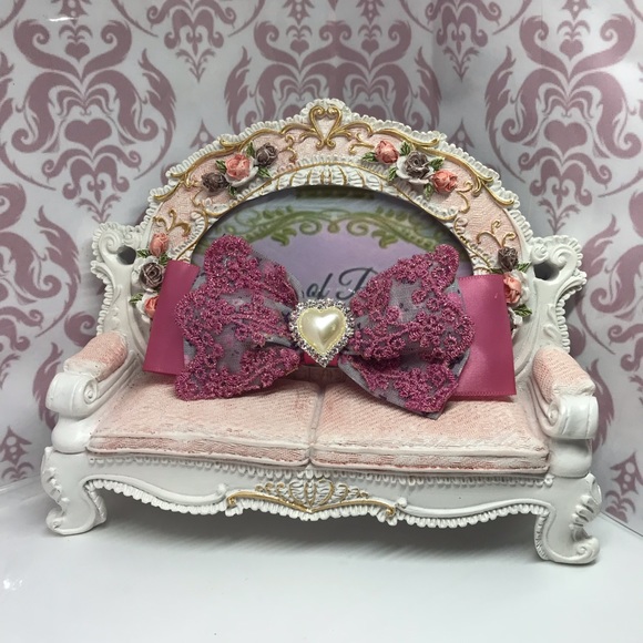 Pink lace - Picture 1 of 3